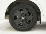 アルミホイール装着車です!これで足元まわりもおしゃれにきまります!