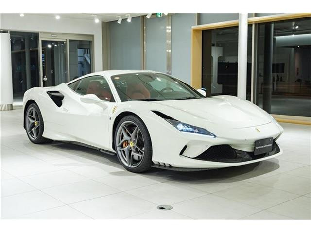 フェラーリ F8トリブート 