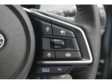 ステアリング右手側にはアイサイトなどの操作スイッチが内蔵されています 運転しやすい設定です