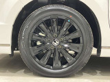 アルミホイール付!鉄ホイールと違って軽いので燃費にも影響してきます。ガソリンの高騰に対し少しは貢献します!