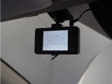 ◆ドライブレコーダー◆映像・音声などを記録する自動車用の装置です。 もしもの事故の際の記録はもちろん、旅行の際の思い出としてドライブの映像を楽しむことができます。