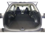 セカンドシートを倒した状態です。セカンドシートは独立可倒、荷物に合わせてラゲッジスペースをアレンジできます。