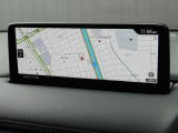 マツダコネクトの10.25インチワイドセンターディスプレイです。『Android Auto』『Apple CarPlay』や独自のコネクテッドサービスに対応したインターフェイスシステムです。