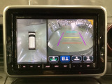 狭い場所での駐車やすれ違いなどでより的確な運転操作に役立つ360&deg;ビューモニターが装備されています。