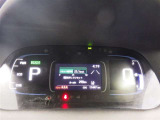 とっても見やすいメーターです。夜間時はラグジュアリーな気分にさせてくれる照明が魅力ですので、夜のドライブも楽しみになりますよ♪