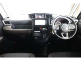 スッキリした運転席まわりで、快適ドライブが楽しめます!