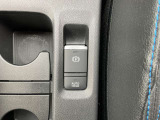AUTO HOLD機能搭載してあります!ブレーキを踏んで停止すると、自動的にブレーキ力を保持します。信号待ちや渋滞中などに、ブレーキペダルを踏み続ける必要がなく、足の疲れを軽減してくれます☆