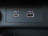 フロントUSBソケット