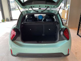 ◆コンパクトカーながらも十分なトランク容量を確保。更に後部座席は可倒式となっておりますので、前に倒していただくと積載容量を拡大させることができます。