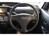 握りやすく、回しやすいステアリングは長時間の運転でも疲れを感じさせません!