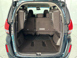 3列目シートを跳ね上げると大きな荷物も載せられます