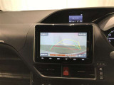 【バックモニター】駐車時に後方がリアルタイム映像で確認できます。駐車時や、夜間のバック時に大活躍♪
