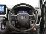 【運転席まわり】Honda独自の設計思想に基づき、自然に手を伸ばした先に操作したいものがあるようレイアウトを追求 !
