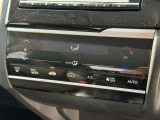 車内環境を自動でコントロールするフルオートエアコン。長距離ドライブも快適です。