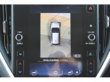 「トップ&3Dビューモニター」も標準装備、4つのカメラの画像を合成し車の真上から見たような画像を映してくれます、車庫入れ時などの周囲の確認に便利な装備です