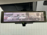 [スマートルームミラー]車両後方をミラーに映し出すため、悪天候の時でも視界は良好♪