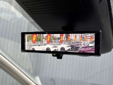 スマートルームミラーで定員乗車時や大きな荷物があっても後方視界が確保できます。