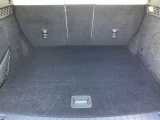 トランクスペースもご覧のとおり広々しております☆SUVならではの使いやすいトランクスペースに夢と希望以外に荷物もしっかり載せることができます☆