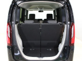 リアシートの後方に日常生活には充分なラゲッジスペースがあります
