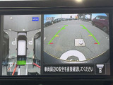 空から見ているような映像によって縦列駐車もラクラク、ビュー切り替えで後方や前方左サイドの死角もこわくない♪