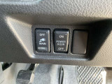 オートスライドドアは、運転席前にあるスイッチの操作でもオート開閉ができ、とても便利です。