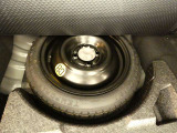 【応急用タイヤ】応急用タイヤが付属します。こちらもしっかりと点検してお渡しいたします。