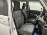 【フロントシート】さまざまな体格の方が快適に運転ができるよう配慮したシートになっております。