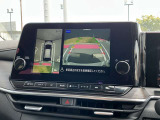 アラウンドビューモニターは、まるで上空から見たような映像で駐車をサポート!苦手な駐車も心強いですね!