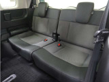 ◆ご家族とスキーやキャンプ、または年に1回、親孝行の温泉旅行。そんな時にとても役に立つ広々3列目シート。普段は畳んでおいて荷物スペースにしても良いですね!