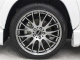社外品アルミホイールを装着しています。
