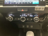 フルオートエアコンが装備されております。手間なく室温を調整できますので便利です!