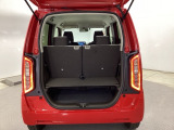 コンパクトボディーなのに、荷室はこんなに広々!たくさん荷物が積めますよ。