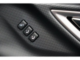 運転席のシートポジションメモリー機能は、登録済みの運転者と交代しても、シートポジションの変更の手間がかかりません。