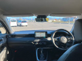 視界広々で運転しやすく、長距離の運転でも疲れません。また疲れを感じさせないまとまったインパネ周りです。