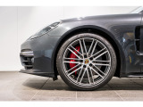 21インチ911 Turbo Designホイール搭載です。