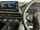 ホンダ純正メモリーナビ搭載なので、遠方へのドライブもお任せ下さい!ステアリング左手側にオーディオ関連のコントロールスイッチを配置しています。操作時は視線を逸らすことなく運転に集中できます