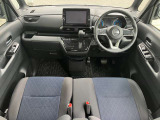 前席内装の全体像です。是非実車をご覧にお越し下さい。