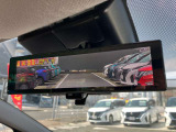 大好評「インテリジェントルームミラー」!車両後方のカメラ映像がミラーに映るので、乗員や荷物が多くても安心♪夜間や悪天候の日でもクリアな映像で視界良好です◎