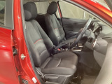 運転席の状態もグッド!年式・走行距離をほとんど感じさせない、大変きれいな室内です!