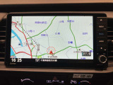 9インチディーラーオプションナビとなっております。インターナビも対応しているので日本全国おでかけすることができます!