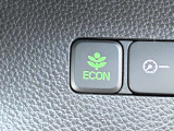 ワンタッチで省燃費走行をサポートするECONスイッチを装備。