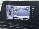 空から車を見たような「アラウンドビューモニター」!車の周りが一目で確認できるので、小さなお子様や障害物があっても安心して乗ることができます♪