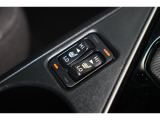 運転席と助手席それぞれにシートヒーターも装備。気候や、お客様の体調に合わせて段階を調整できます。