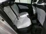 後部座席も広々としています!