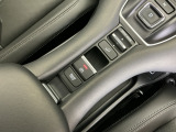 パーキングブレーキはスマートな電子制御式と合わせて渋滞時等にブレーキペダルから足を離しても停車状態を保持してくれるオートブレーキホールド機能で運転が楽になります。スタートはアクセルペダルを踏むだけ