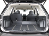 広々としたラゲージスペース!後席を倒すとさらに広く使えます。