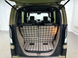 4名乗車時でも広く使える荷室空間になっています♪