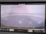 【バックモニター】後ろのカメラの映像をモニターに映し出すことができます!後方の見えない死角や、障害物との距離感をしっかり確認することができます!駐車が苦手な方におすすめです。