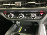運転席/助手席シートヒーターで寒い日もすぐに温かくなり快適に過ごせます。3段階の温度調整が可能です