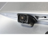 バックカメラ(後方の見えにくい部分や駐車時にとっても便利です!車を大事にされる方には、必須アイテムです!)
